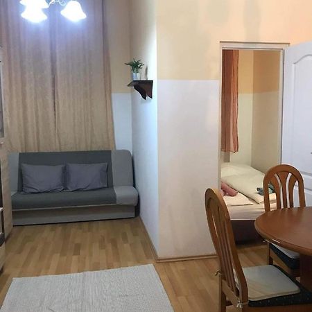 Christina Apartment Будапеща Екстериор снимка