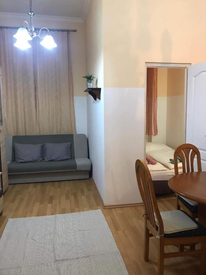 Christina Apartment Будапеща Екстериор снимка